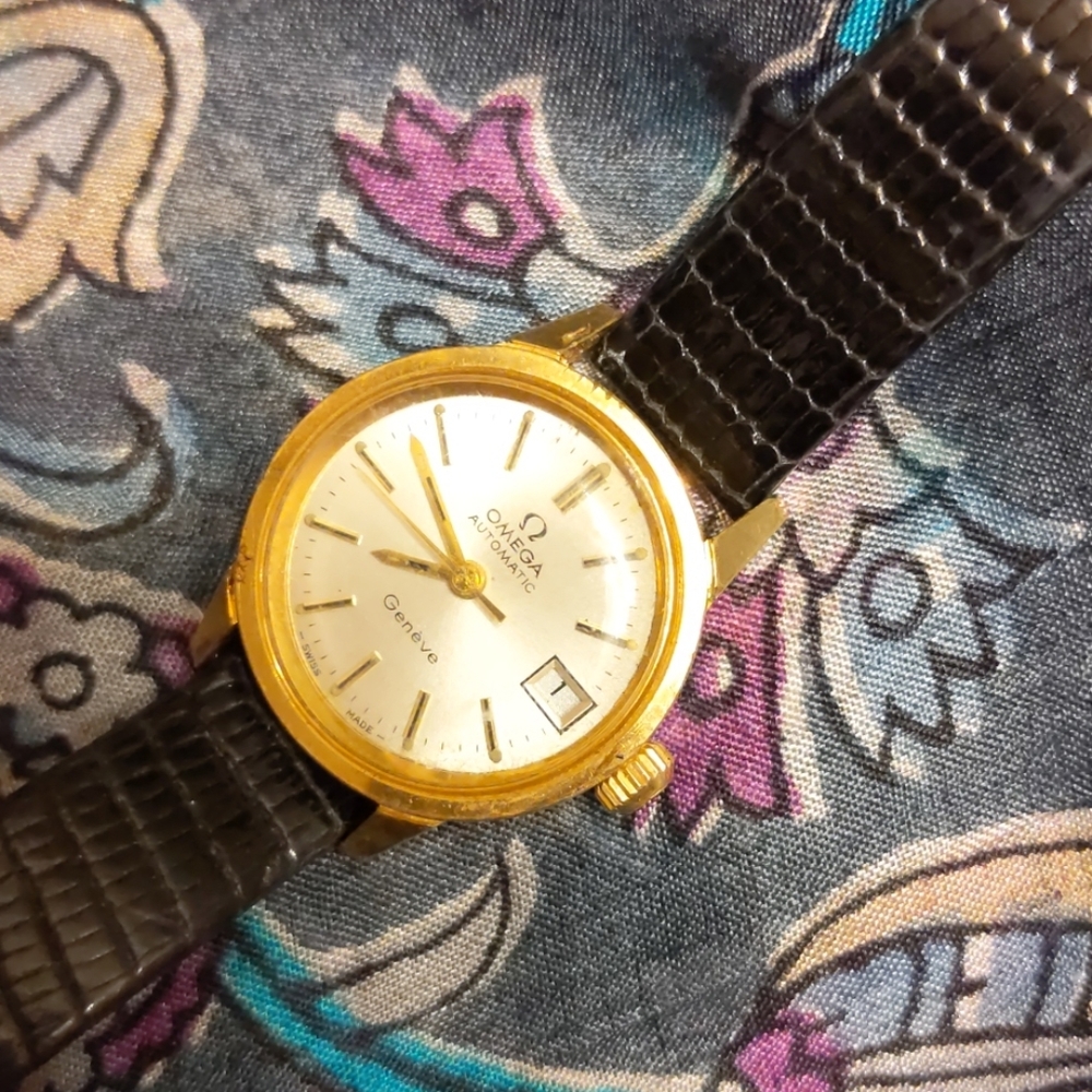 Women's vintage Omega Geneve watch